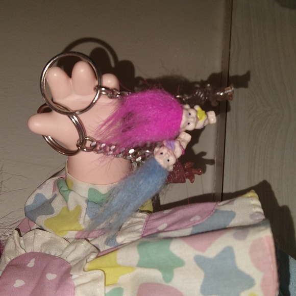 Vintage 1991 Pink Haired Magic Troll with Bonus Mini Magic Troll & 2 Keychains - Picture 3 of 6